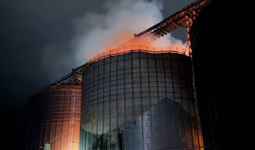Fogo em silo mobiliza bombeiros por 72 horas em cooperativa agrícola