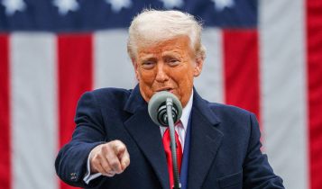 trump - Zelenskiy diz que se reunirá com Trump no domingo para discutir território e garantias