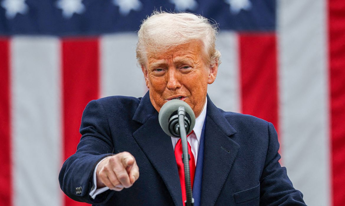 trump - Zelenskiy diz que se reunirá com Trump no domingo para discutir território e garantias