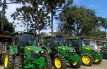 Mapa reforça modernização agrícola no Paraná com entrega de tratores a 22 municípios