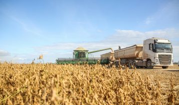 Brasil agrícola encerra 2025 com maior safra da história, clima imprevisível e resiliência do produtor