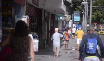 Brasil abre 129,8 mil postos formais de trabalho em julho