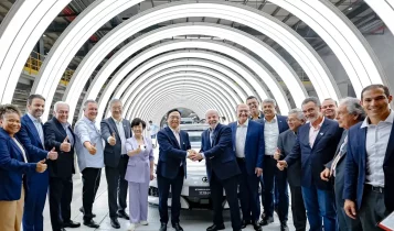 Nova fábrica de carros elétricos mostra confiança no Brasil, diz Lula