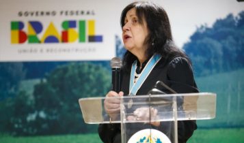 Mariangela Hungria recebe medalha por contribuição à agricultura sustentável