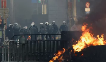 Agricultores bloqueiam ruas em Bruxelas em protesto contra acordo UE-Mercosul