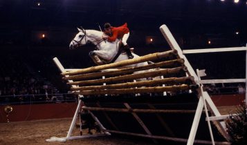 Imbatível há mais de 40 anos: o salto de 2,32 m que entrou para a história do hipismo