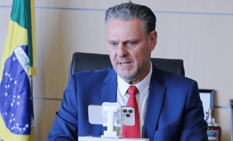 Ministro Fávaro destaca legado do B15 e avanços na modernização do Mapa em reunião com a Abiove