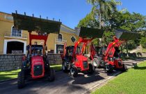 Mapa entrega retroescavadeiras a municípios do estado de São Paulo