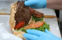 Homem é preso em Caxias do Sul por vender carne de cavalo como bovina; veja