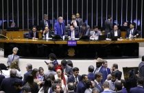 Câmara deve votar fim da jornada 6x1 em maio, sinaliza presidente