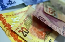 Dívida Pública fica praticamente estável, mas supera R$ 8,6 trilhões