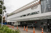 Bolsonaro é internado em UTI hospitalar com broncopneumonia bilateral