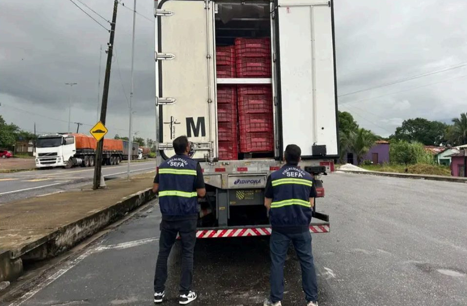 Operação apreende máquina de R$ 1,2 milhão e 50 toneladas de soja