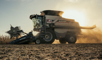 Massey Ferguson apreenta Gleaner durante a Agrishow