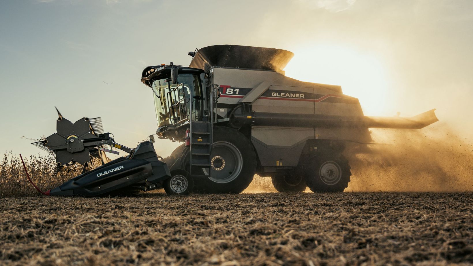 Massey Ferguson apreenta Gleaner durante a Agrishow