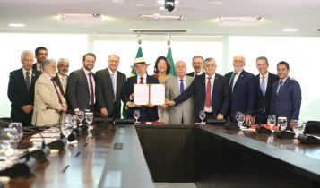 Promulgação do acordo Mercosul-União Europeia abre novas oportunidades para o agro, afirma ministro André de Paula