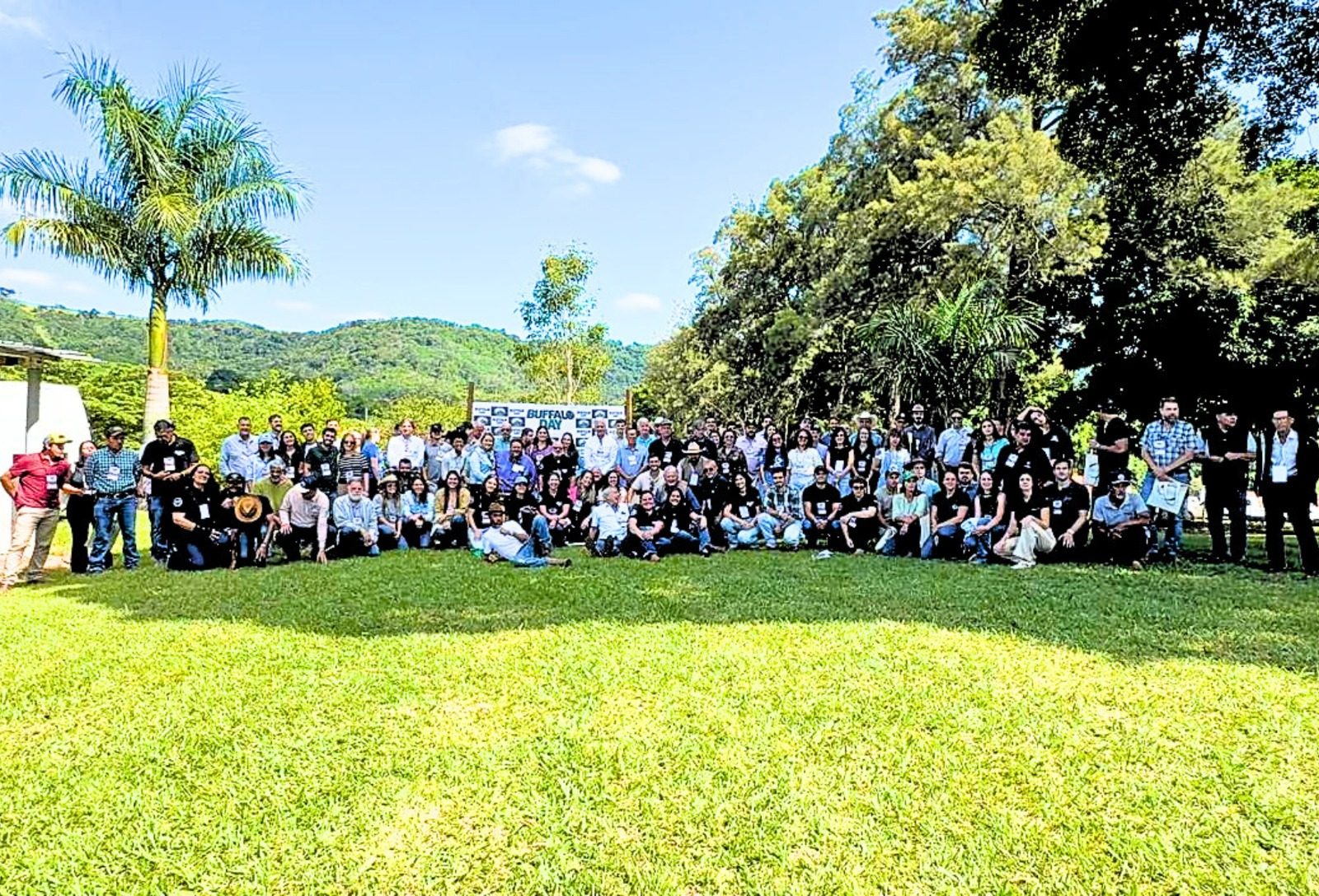 Buffalo Day reúne cadeia produtiva e apresenta avanços da bubalinocultura em Botucatu
