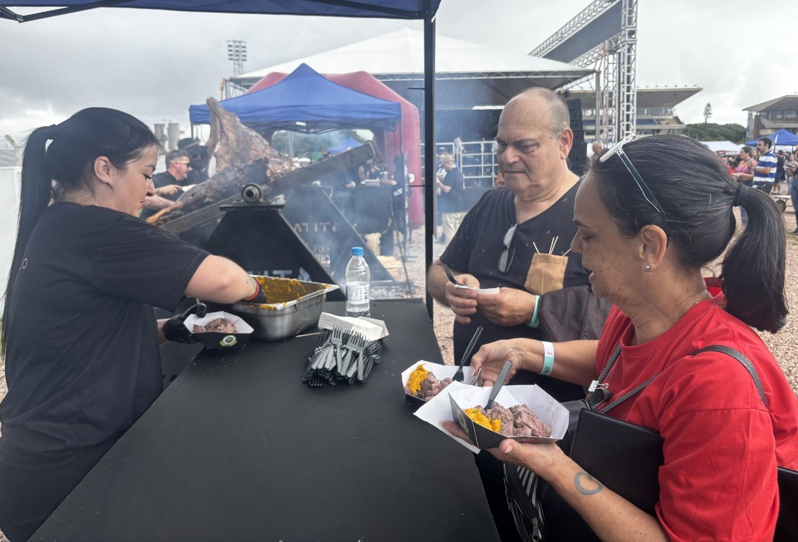 Carne de búfalo é consumida em pouco mais de uma hora na Expochurrasco