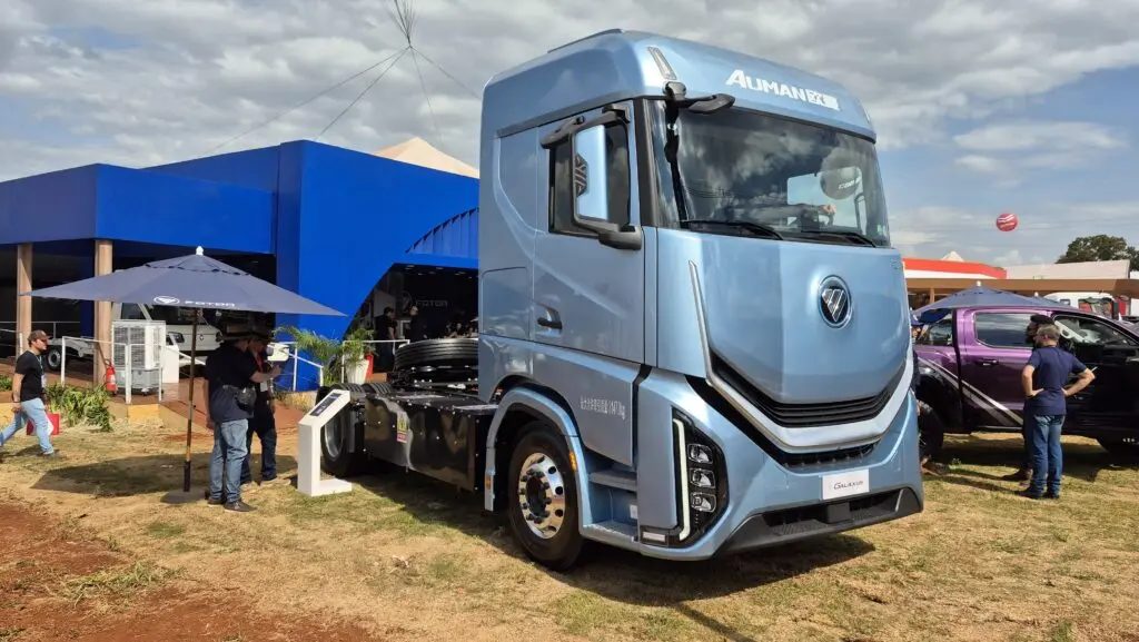 Gigante mundial apresenta caminhão elétrico de 475 cv e autonomia de até 450 km durante a Agrishow