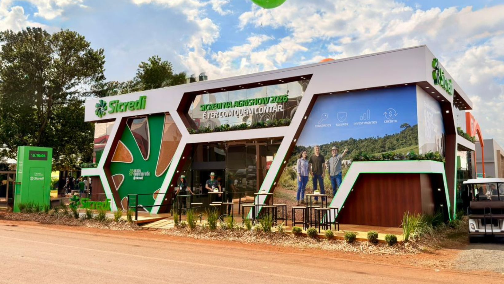 Sicredi consolida liderança como maior financiador privado do setor no Brasil - sicredi na agrishow 2026