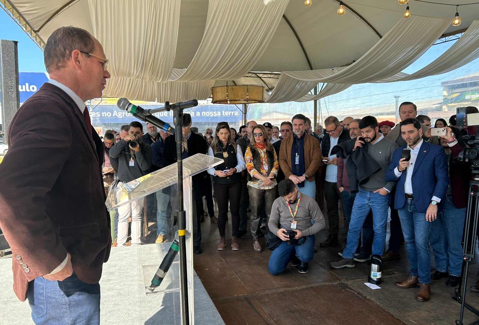 Fenasul Expoleite abre em Esteio com defesa do produtor rural e críticas ao chamado Custo Brasil