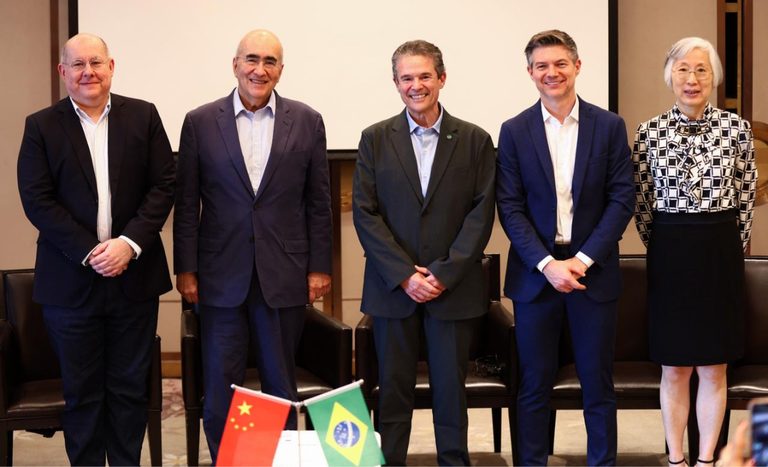 Ministro André de Paula destaca potencial do agro brasileiro em seminário empresarial na China