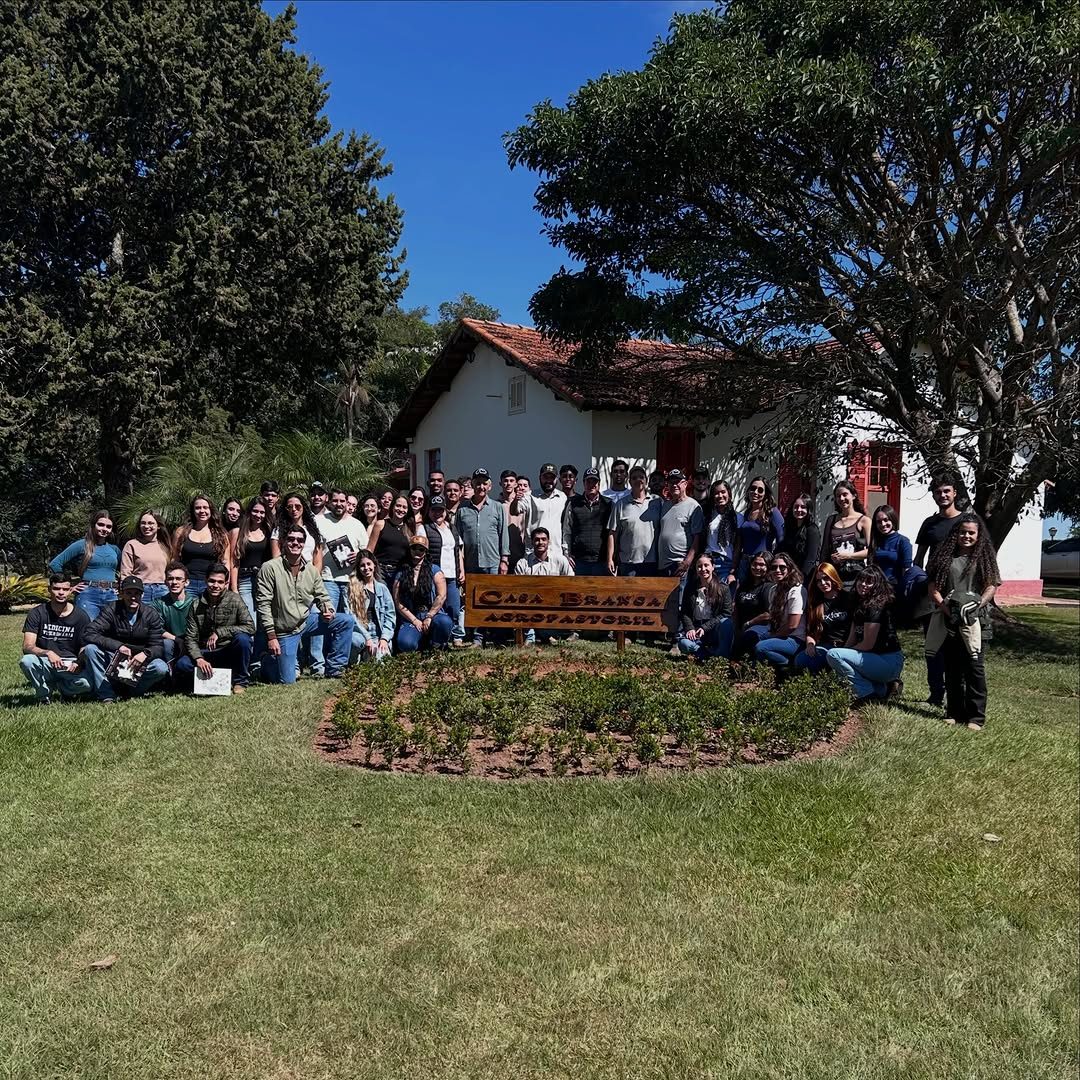 Casa Branca recebe estudantes de medicina veterinária para imersão em melhoramento genético na pecuária
