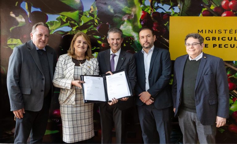 Embrapa inaugura escritório em São Paulo e firma parceria com Carrefour para capacitação de produtores